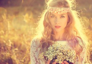 boho-hochzeit-heiraten-im-freien-im-hippie-stil